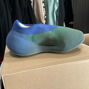 Yeezy knit runner Men 5 1/2 W 7